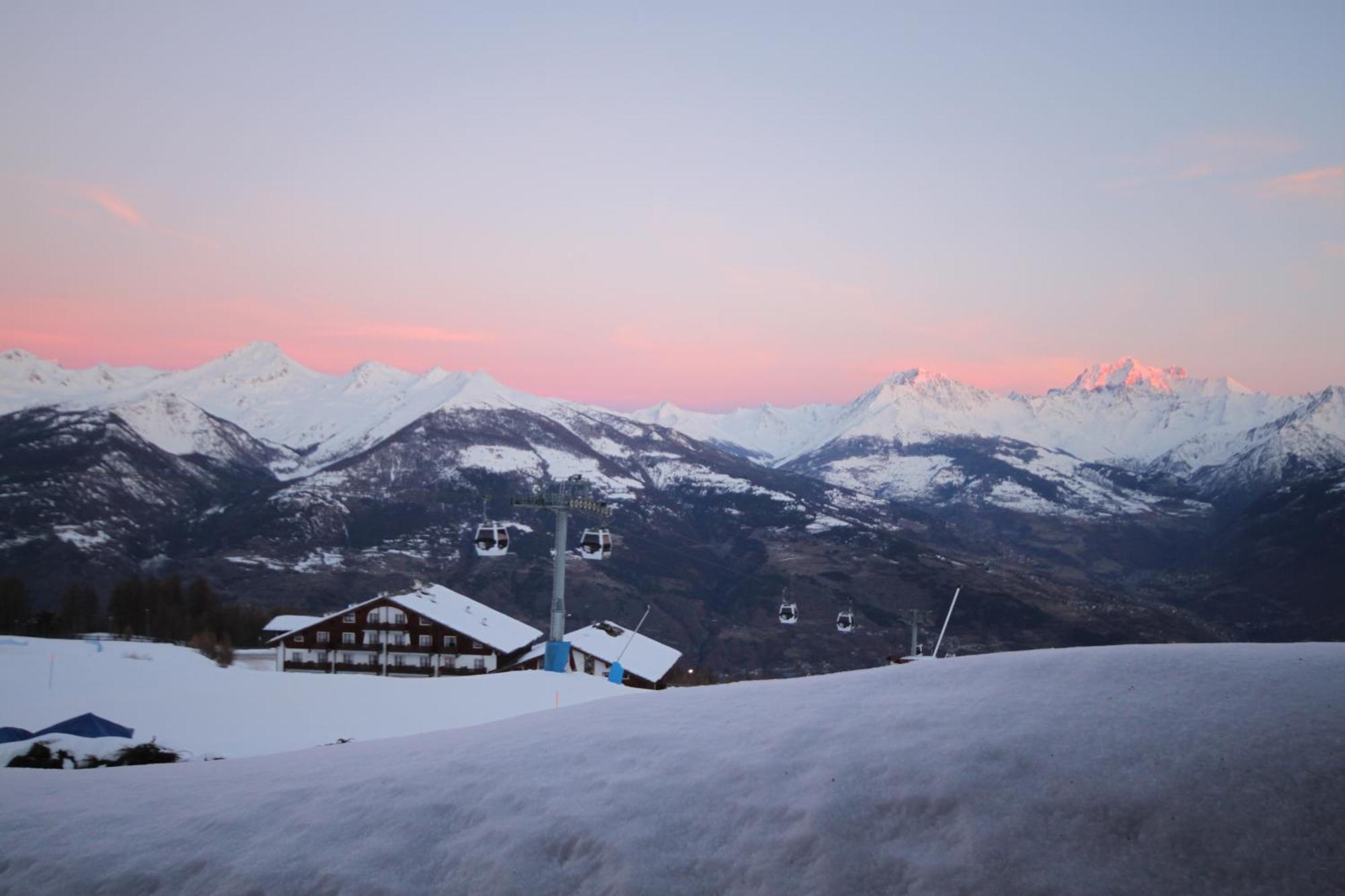 Hotel Etoile De Neige Pila  Esterno foto