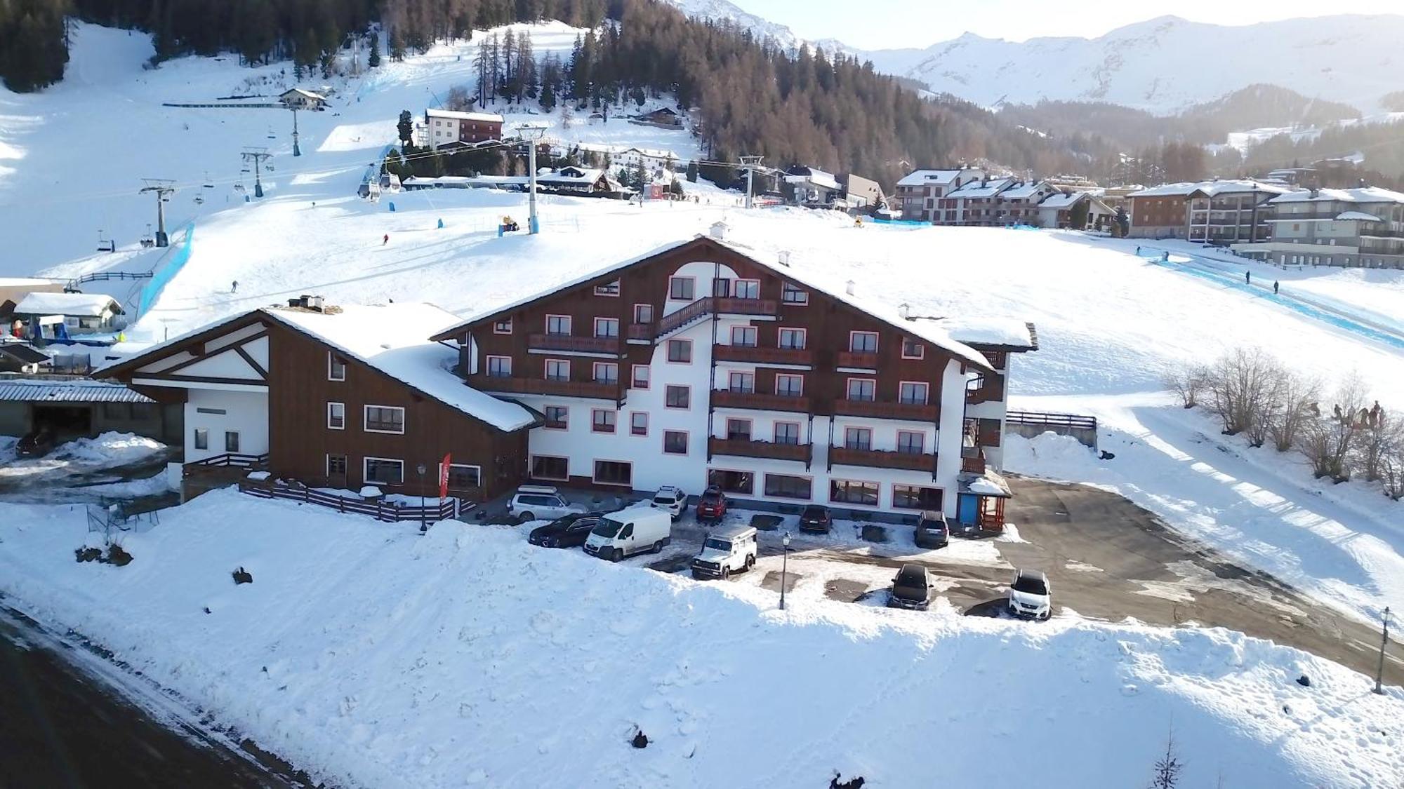 Hotel Etoile De Neige Pila  Esterno foto